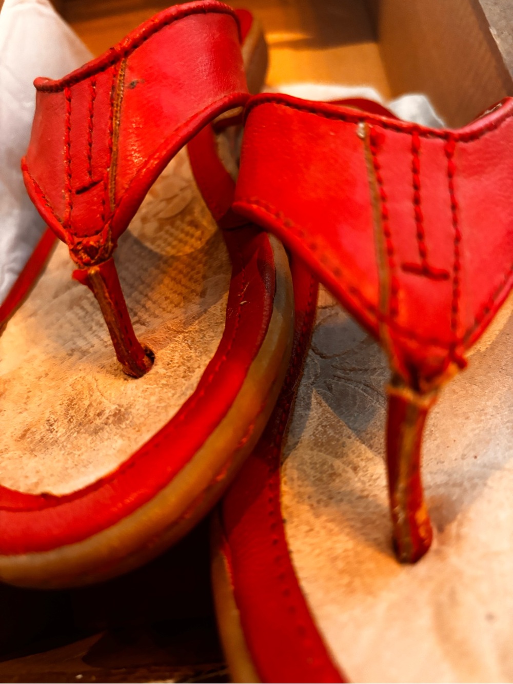 Women's Red Leather Thong Sandals born boc - Picture 3 of 4